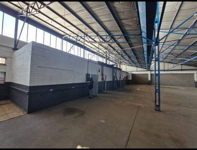 1,236M² WAREHOUSE TO LET IN BENROSE